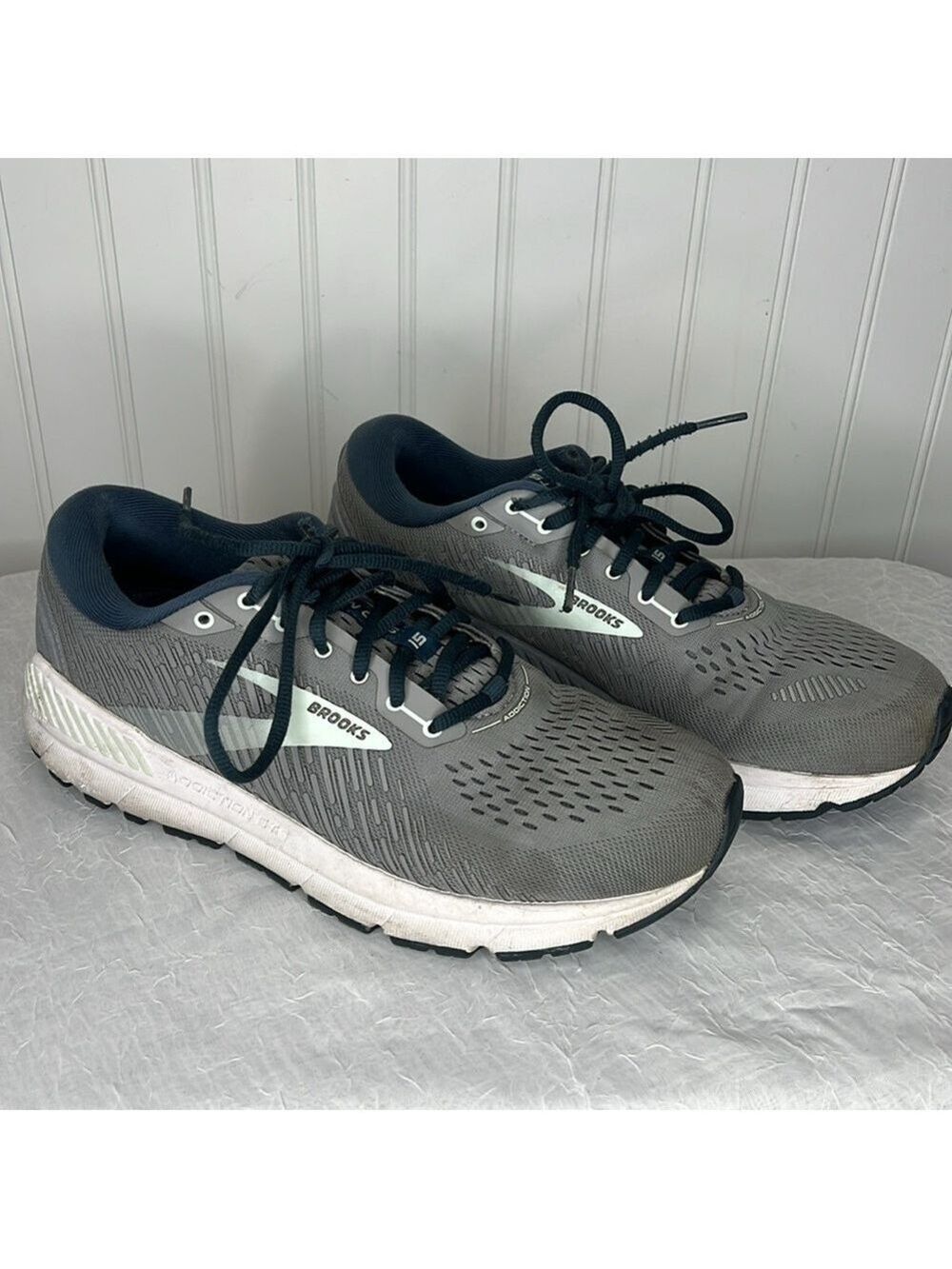 Brooks Addiction GTS 15 Running Shoes Size 11 Narrow